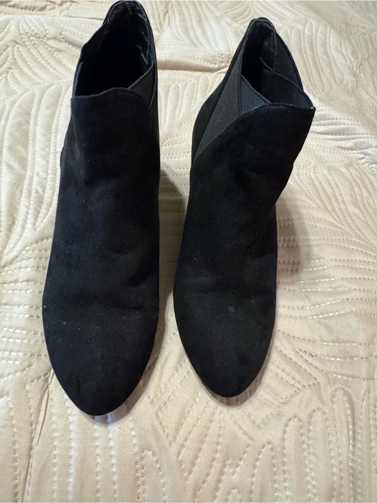 new directions Shoes - New Directions Black Suede Womens Ankle Booties Sz 7